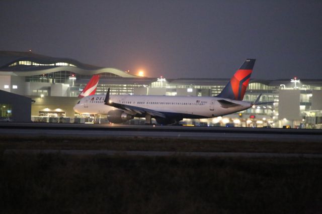 Boeing 757-200 (N539US)