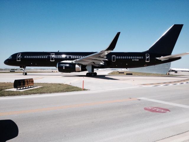 Boeing 757-200 (G-TCSX)