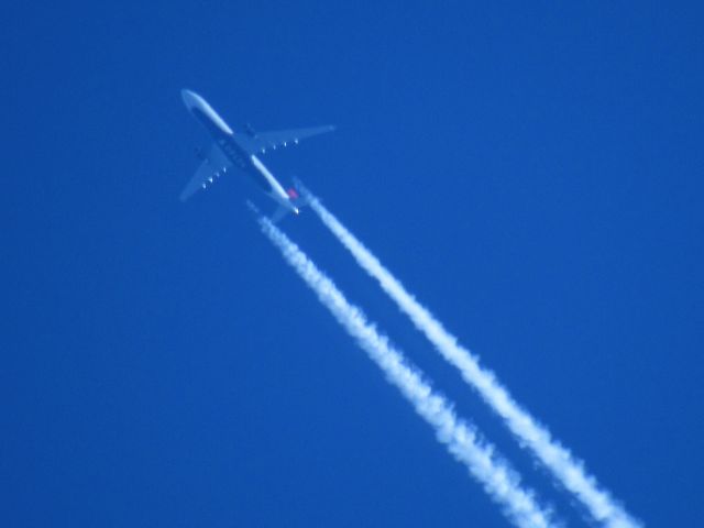 Airbus A330-300 (N826NW) - DL70 - ATL-AMSbr /br /North Haven, CT, USA