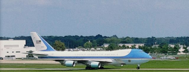 Boeing 747-200 (92-9000)