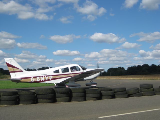 Piper Cherokee (G-BNYP)