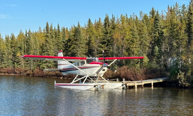 Cessna Skywagon (C-FWET) - Landsdowne Lake