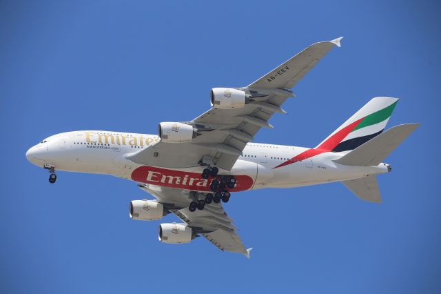 Airbus A380-800 (A6-EEV)