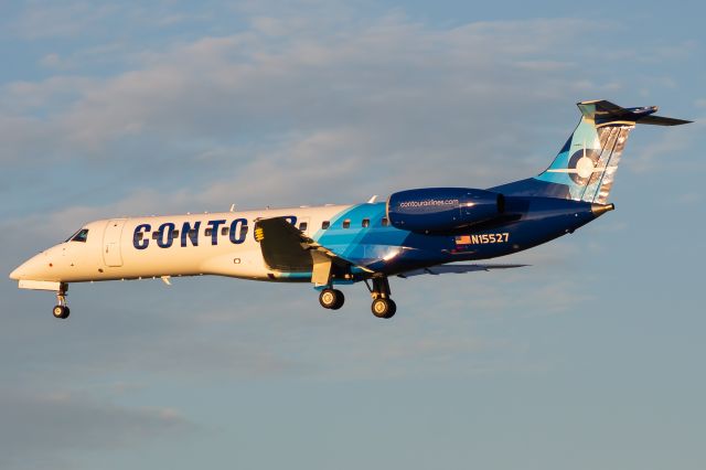 Embraer ERJ-135 (N15527)