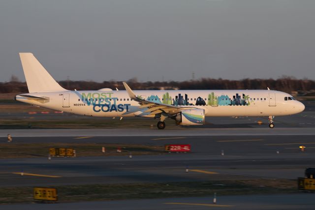 Airbus A321neo (N925VA) - ASA1029 departing JFK for SFO on runway 22R in the last light of the day.