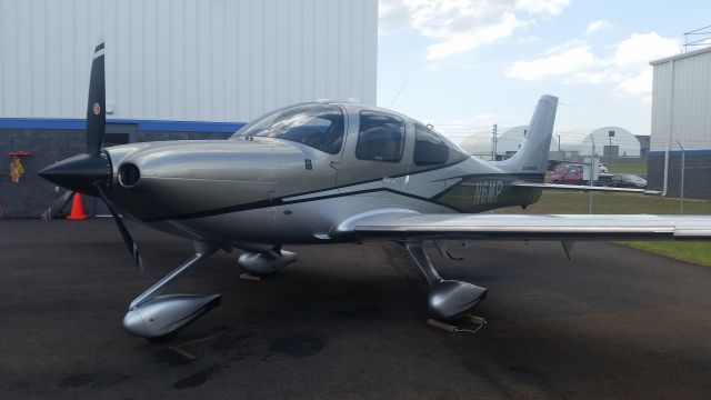 Cirrus SR-22 (N6MP)