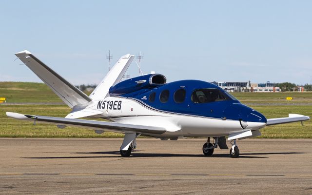 Cirrus Vision SF50 (N519EB)