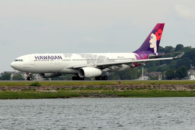 Airbus A330-300 (N383HA) - Hawaiian Airlines' A330-200 named 'Hānaiakamalama', the Hawaiian name for the Southern Cross constellation. 