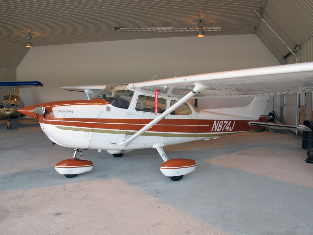 Cessna Skyhawk (N874J)