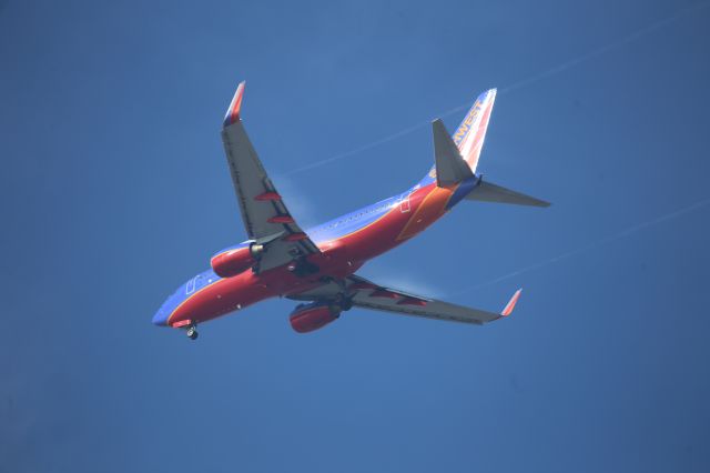 BOEING 737-300 (N775SW)