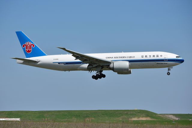 BOEING 777-200LR (B-2026) - ORD 05-04-19