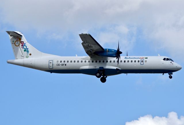 Aerospatiale ATR-42-300 (C6-BFW)