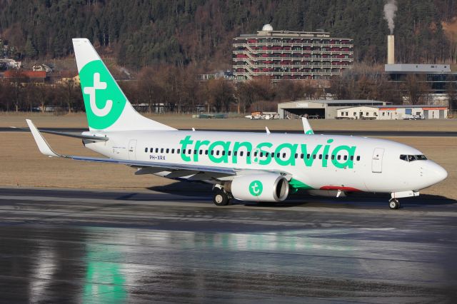Boeing 737-700 (PH-XRX)