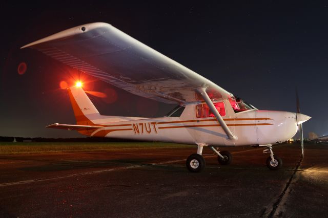 Cessna Commuter (N7UT)