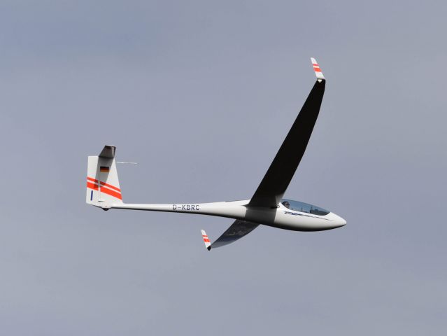 SCHEMPP-HIRTH Ventus CT (D-KBRC) - Flying past Uetliberg