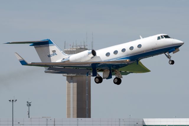 Gulfstream American Gulfstream 2 (N511PK) - What a treat to see this 1971 Gulfstream II-B still plying the skies! In it's near 50 year history, it has flown for the likes of Clorox, Wells Fargo, and nowadays for Silverstar Partners LLC.