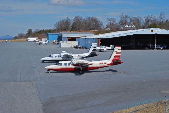 Rockwell Turbo Commander 690 (N167R) - A beautiful pair