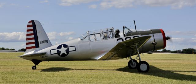 VULTEE Valiant (N62700) - On flightline