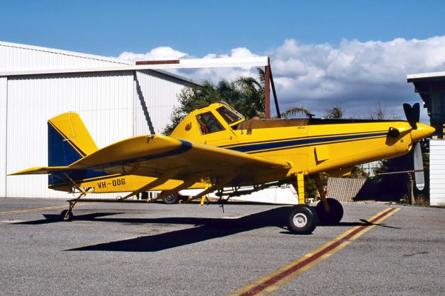 AIR TRACTOR AT-402 (VH-ODG) - AIR TRACTOR AT-502B - REG : VH-ODG (CN 502B-0324) - PARAFIELD AIRPORT ADELAIDE SA. AUSTRALIA - YPPF 16/10/1995