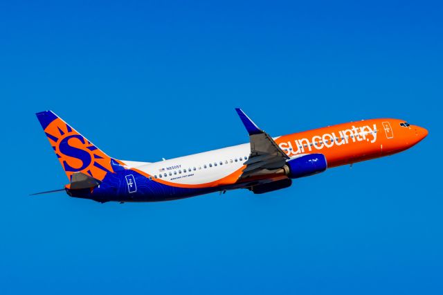 N850SY — - A Sun Country 737-800 taking off from PHX on 2/1/23. Taken with a Canon R7 and Tamron 70-200 G2 lens.