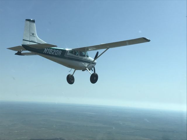 Cessna Skywagon (N1820R)