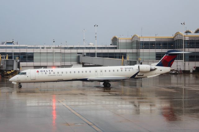 Canadair Regional Jet CRJ-900 (N294PQ)