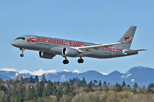 Airbus A220-300 (C-GNBN)