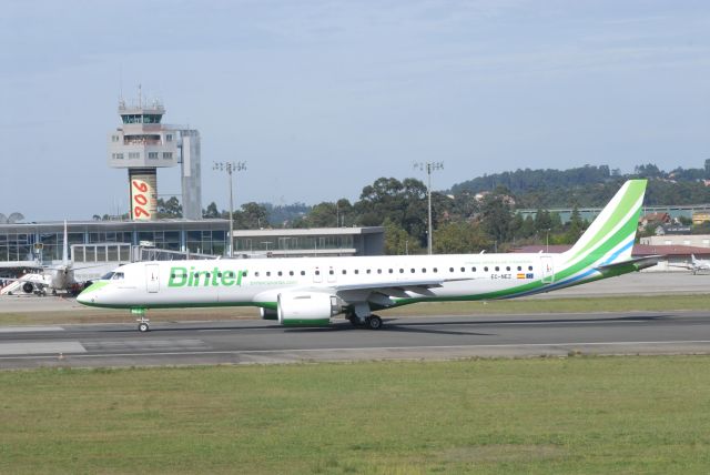 EMBRAER ERJ-190-400 (EC-NEZ) - EC-NEZ Landing At LEVX From GCLP. 12-09-2021