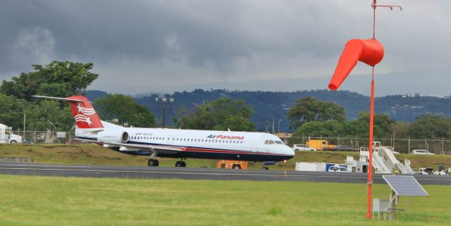 Fokker 100 (HP-1895PST)