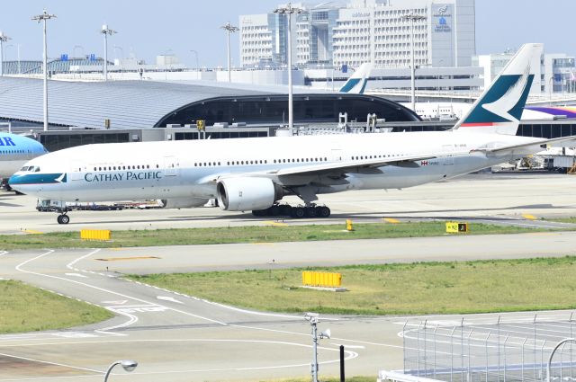 Boeing 777-200 (B-HNB)
