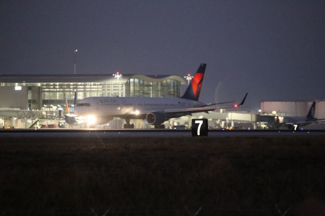 Boeing 757-200 (N539US)