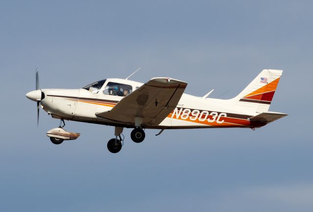 Piper Cherokee (N8903C)