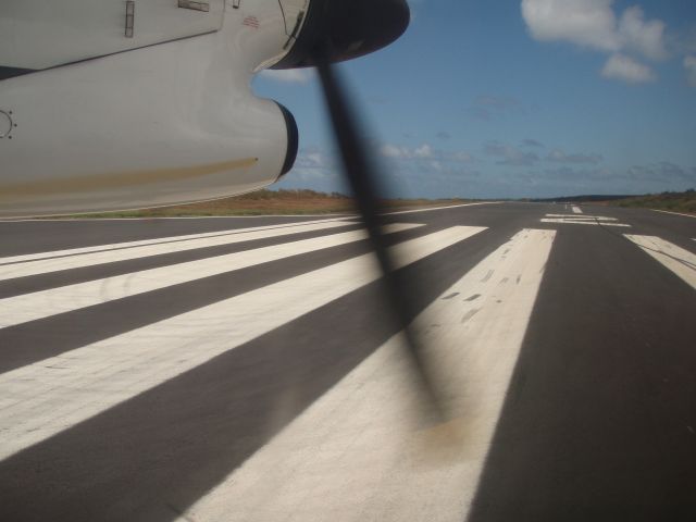 — — - Prep for takeoff at West Maui Airport