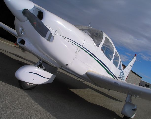 Piper Cherokee (N2103J)