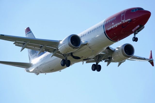 Boeing 737-700 (EI-FYA)