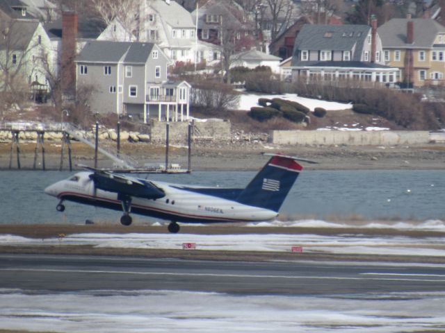 de Havilland Dash 8-400 (N806EX)