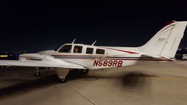 Beechcraft Baron (58) (N589RB)