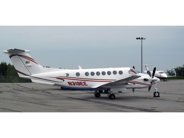 Beechcraft Super King Air 300 (N319EE) - This is the best King Air Beechcraft made. Requires a type rating.