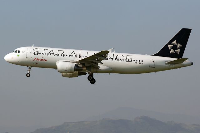 Airbus A320 (PR-AVR)