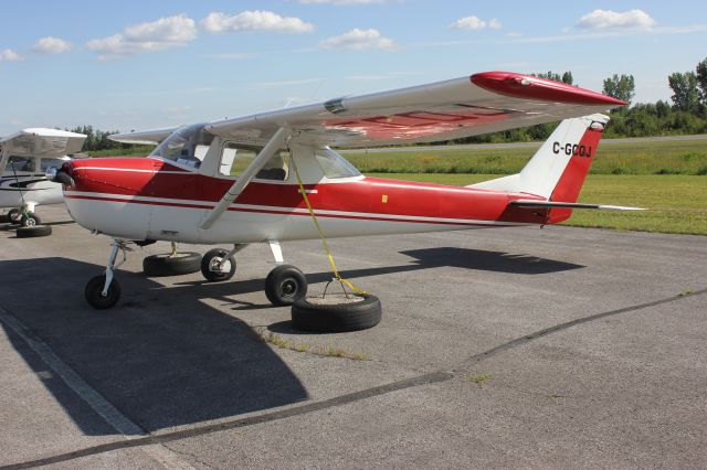 Cessna Commuter (C-GCQJ) - C-GCQJ Cessna 150 F stationné à laéroport de Joliette CSG3 QC. le 12-08-2018