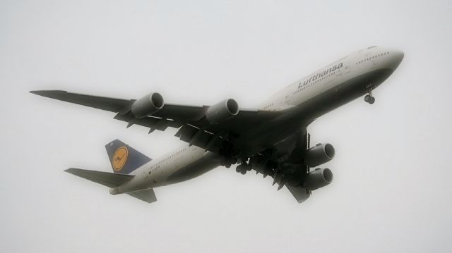 Boeing 747-200 (D-ABYM)