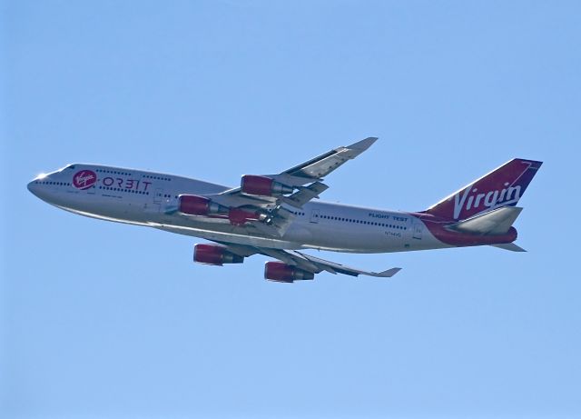 Boeing 747-400 (N744VG)