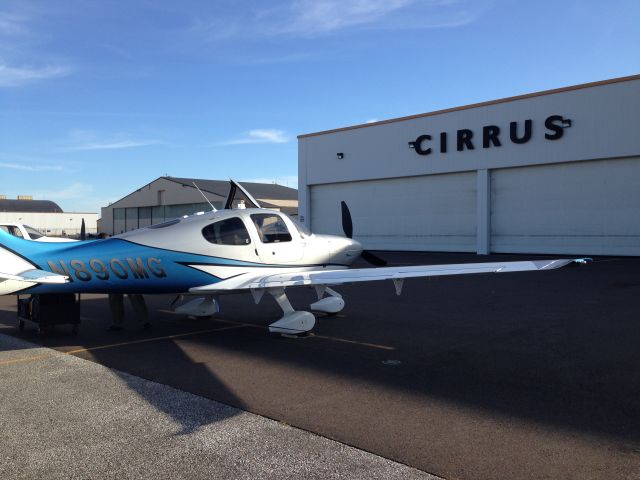 Cirrus SR-22 (N890MG) - At the factory