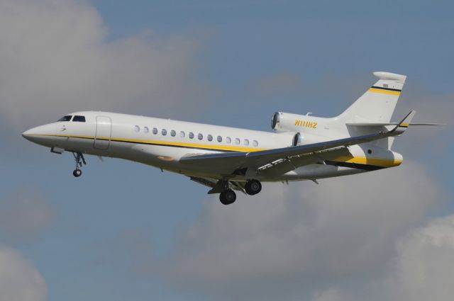 Dassault Falcon 7X (N111HZ) - 09/04/2014br /Landing 27