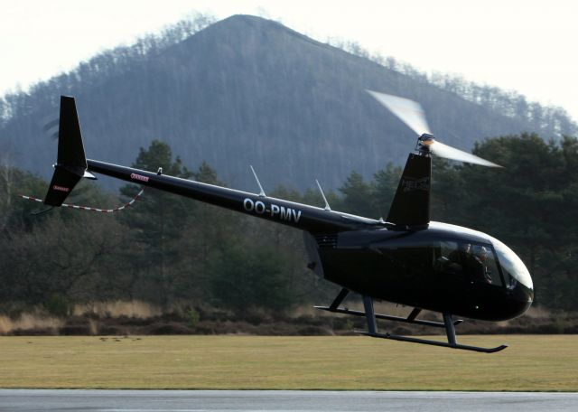 Robinson R-44 (OO-PMV)