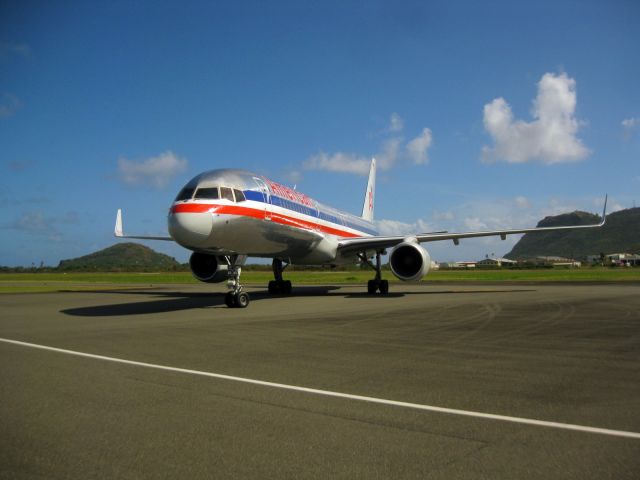 Boeing 757-200 (N682AA)