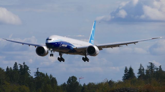 BOEING 777-9 (N779XW) - BOE001 on final to Rwy 34L on 8.29.20. (B777-9 / ln 1567 / cn 64240). 