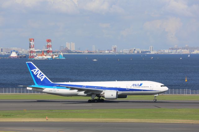 Boeing 777-200 (JA741A)