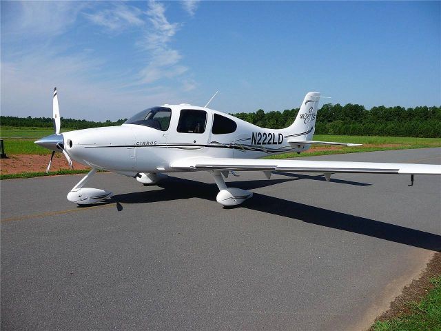 Cirrus SR-22 (N222LD)