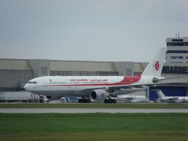 Airbus A330 (7T-VJY) - Just landed on 6R at CYUL taxing to gate